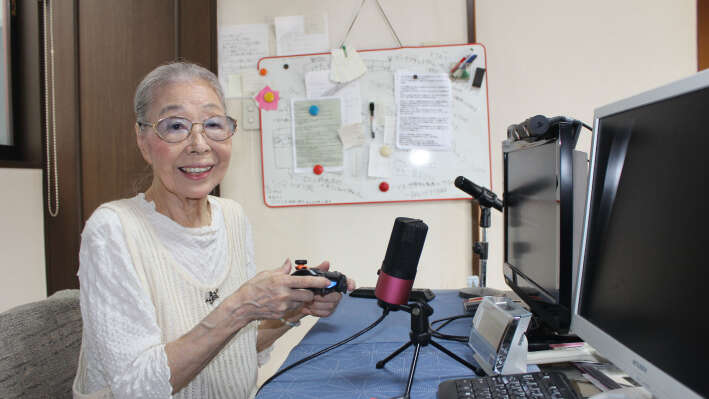 89-летняя бабушка-блогер перещеголяла молодых геймеров
